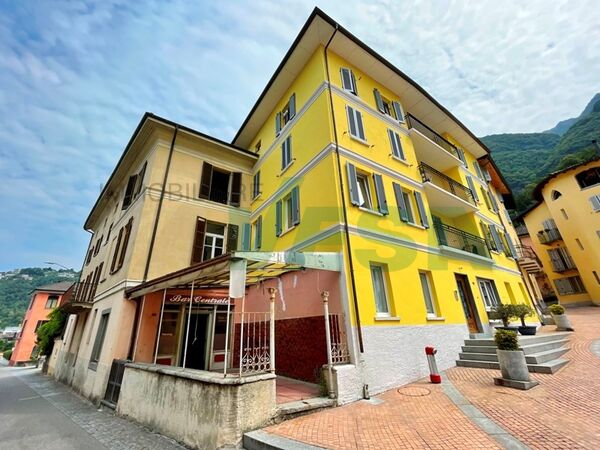 Charmantes, grosses Tessiner-Haus im hübschen Dorfkern, mit Seesicht