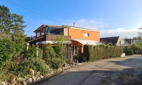 Maison jumelée avec jardin, terrasse panoramique et garage double