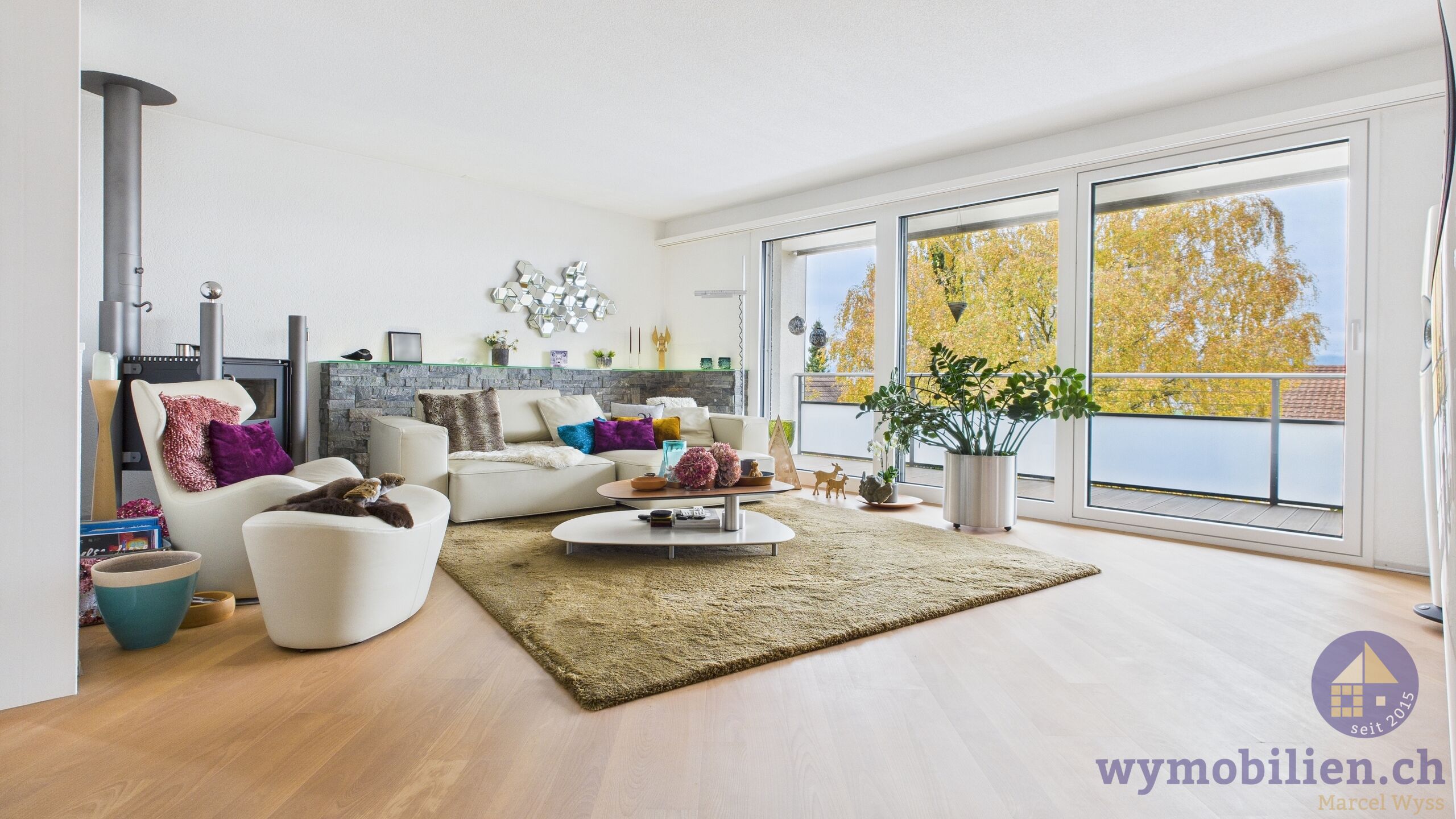 lichtdurchfluteter Wohnbereich 