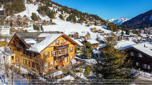 Magnifique chalet
de 19 pièces