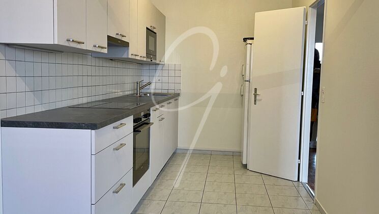Condominium apartment CH-1214 Vernier