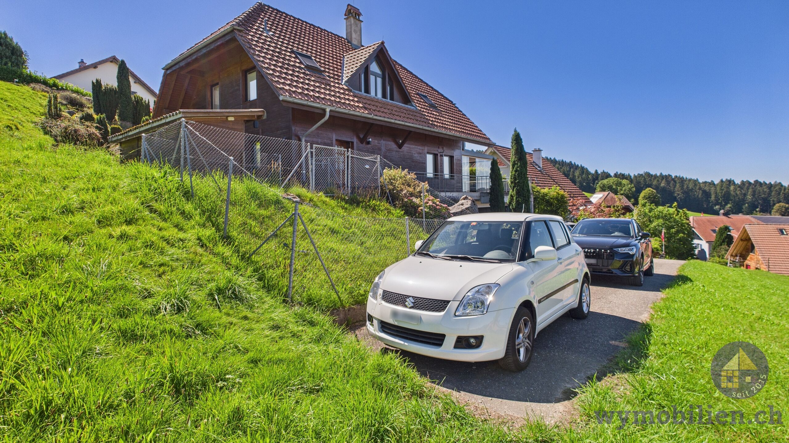 Vorteil Sackgasse; Nebenbau links = Katzenvilla 
