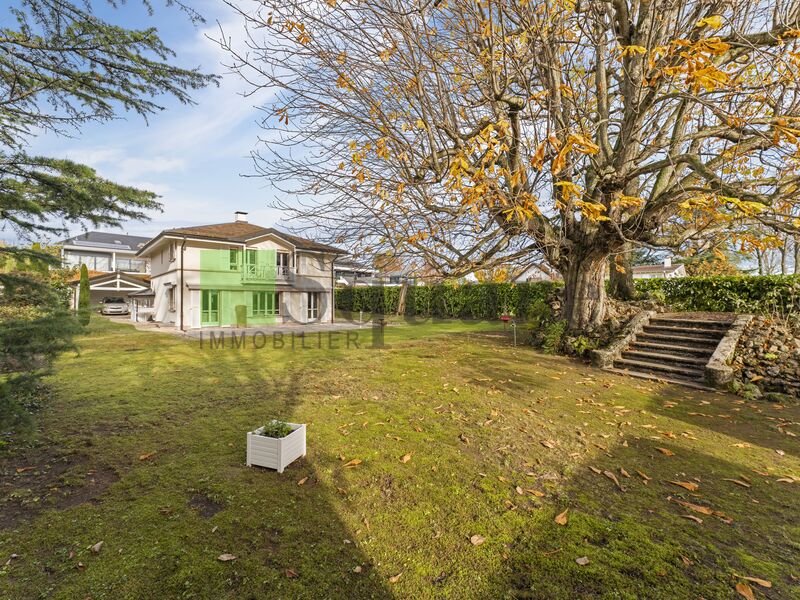 Villa individuelle en premier front de lac