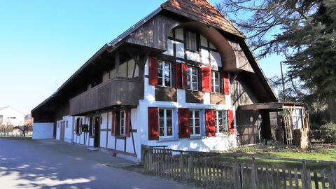 Sanierungsbedürftiges Wohnhaus mit Scheune zu verkaufen