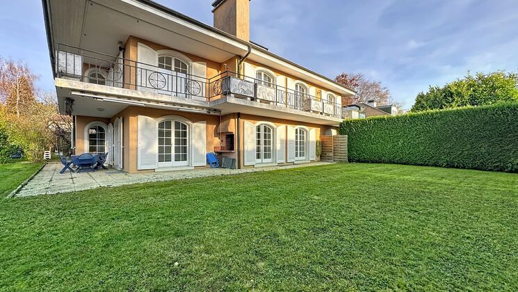 Bel appartement de 7 pièces avec jardin privatif