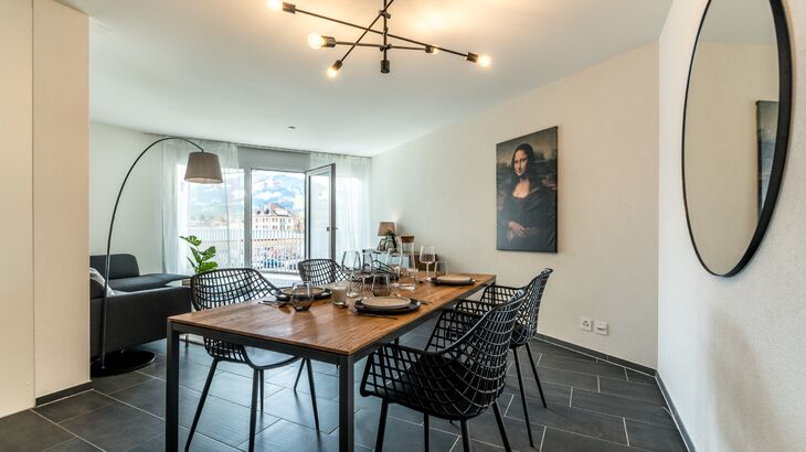 2 RENTS OFFERED - 3.5 rooms on the 2nd floor with balcony