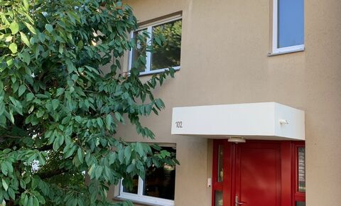 Maison familiale d'angle de 6.5 pièces avec balcon, jardin et garage