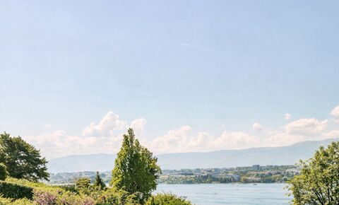 Contemporary property with lake view in the heart of Cologny
