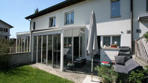 5.5-Zimmer Reihenmittelhaus mit freier Sicht auf die Jurakette