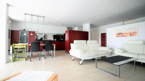 Moderne 5.5-Zimmer-Eigentumswohnung
In Familien freundlicher Umgebung