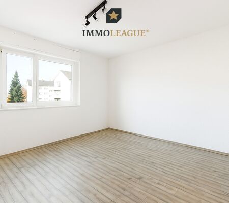 Grosszügiges Schlafzimmer.