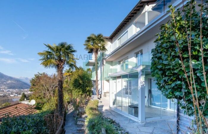 Hübsche Eimzimmerwohnung mit toller Seesicht und grosser Terrasse