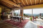 Spacious, elegant and prestigious country mansion with beautiful view