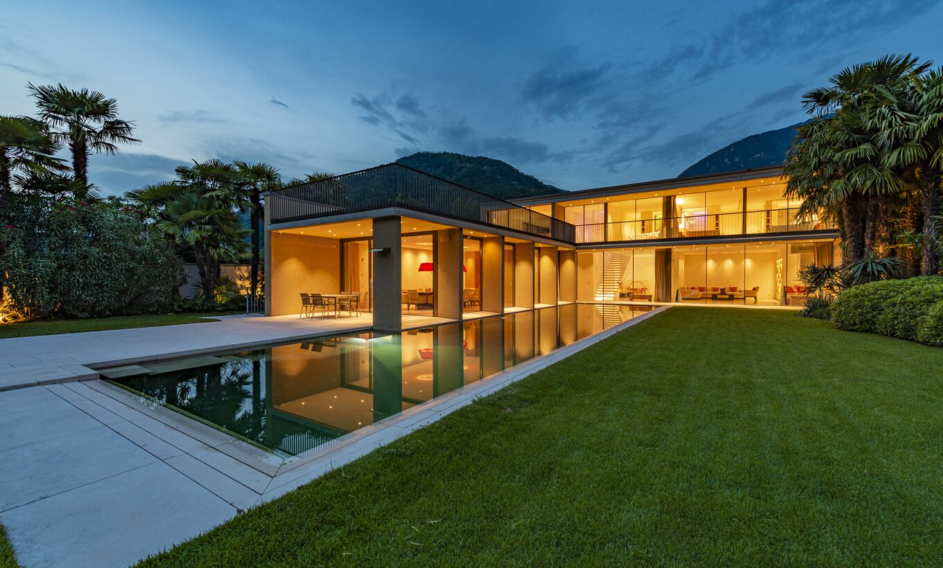Stunning waterfront villa with pool & boat house