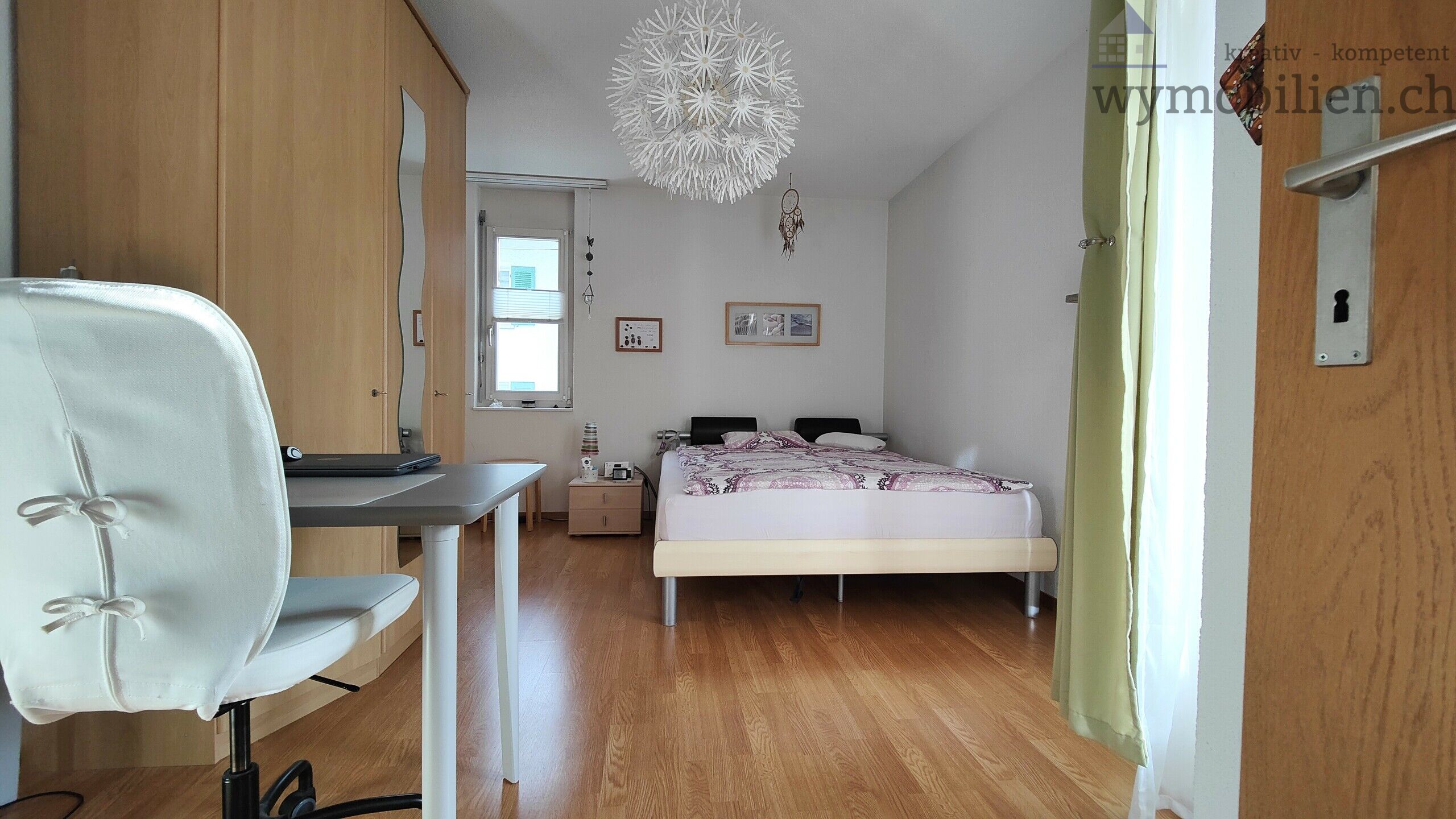 Schlafzimmer mit direktem Zugang ins Bad