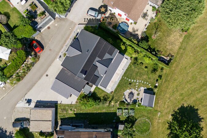 Ein Anwesen,  das in Architektur und Bausubstanz seinesgleichen sucht.