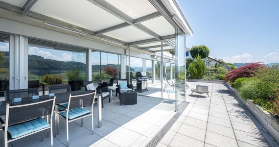 LUXURIÖSES TERRASSENHAUS MIT WEITSICHT