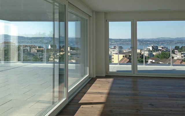 Noble penthouse apartment with a nice view and extension possibilities
