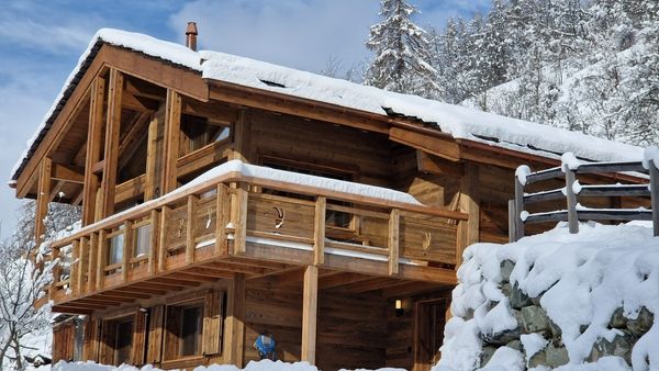 Beuson, dream in the mountains, new chalet 135m2 primary residence,