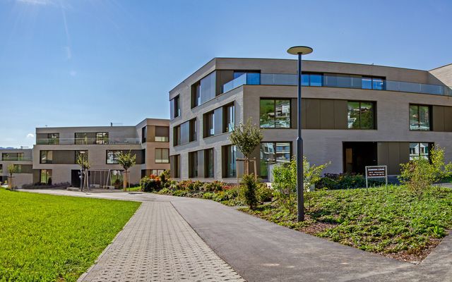 Halten Oberägeri - Grosse 7.5 Zi Neubau Wohnung mit Sicht ins Grüne
