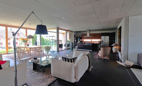 Traumhaft! Wohnhalle mit 4.5 Zimmer + Sauna!