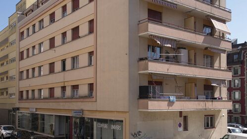 Immeuble situé dans le quartier de Beaulieu proche des commodités