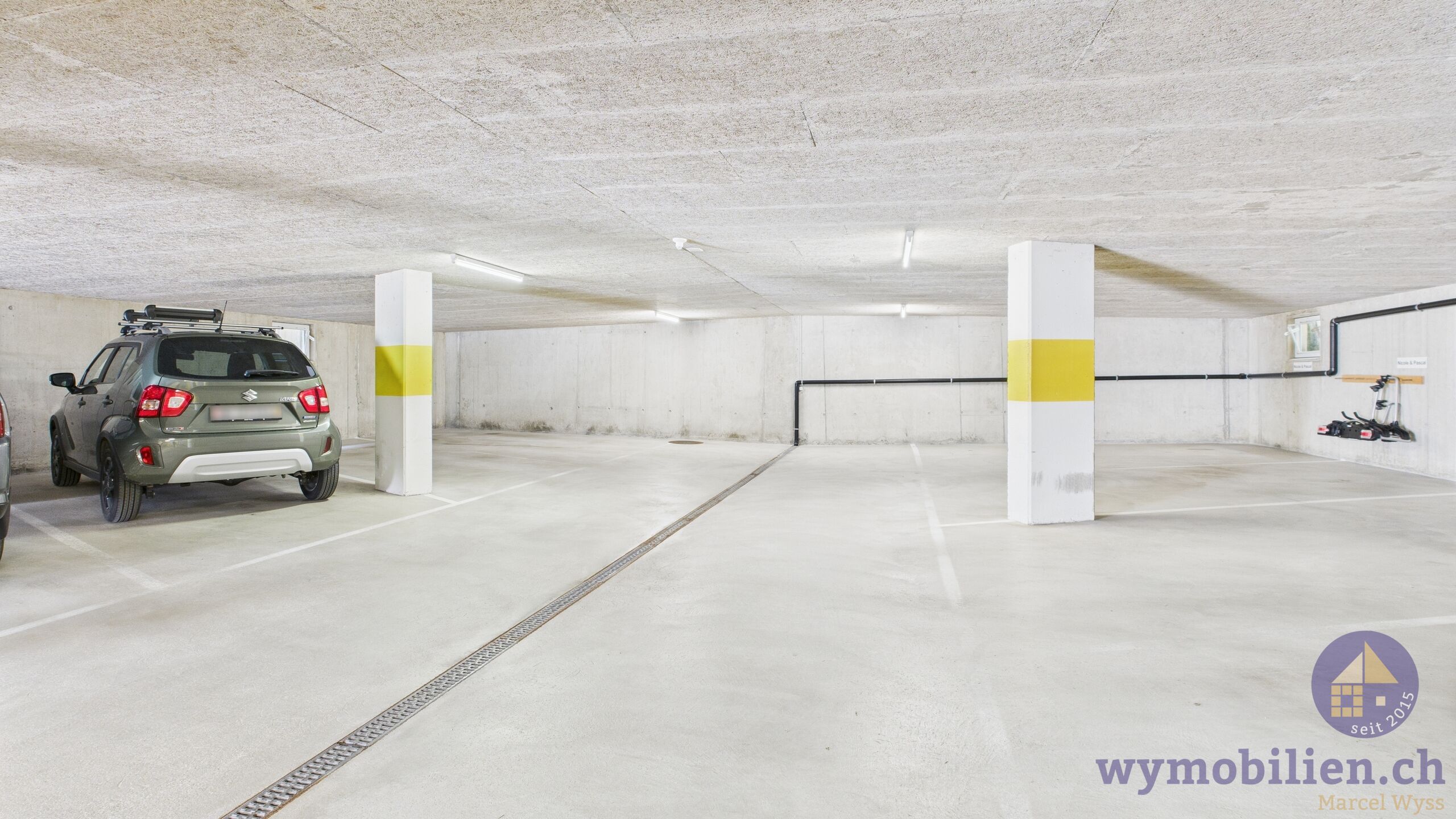 Einstellhalle 