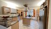 Villa mit 290m2 Wohnfläche und 130m2 Nutzfläche