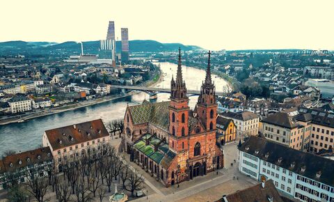 Bar (business takeover) in a prime location in Basel city center