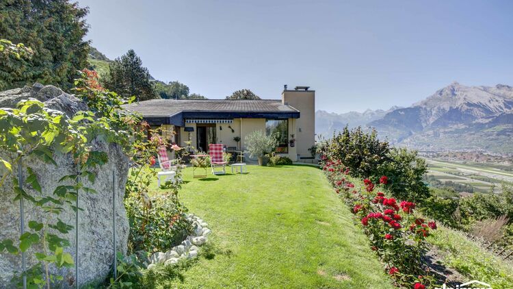 Grande villa sur une parcelle d'exception à Salins !