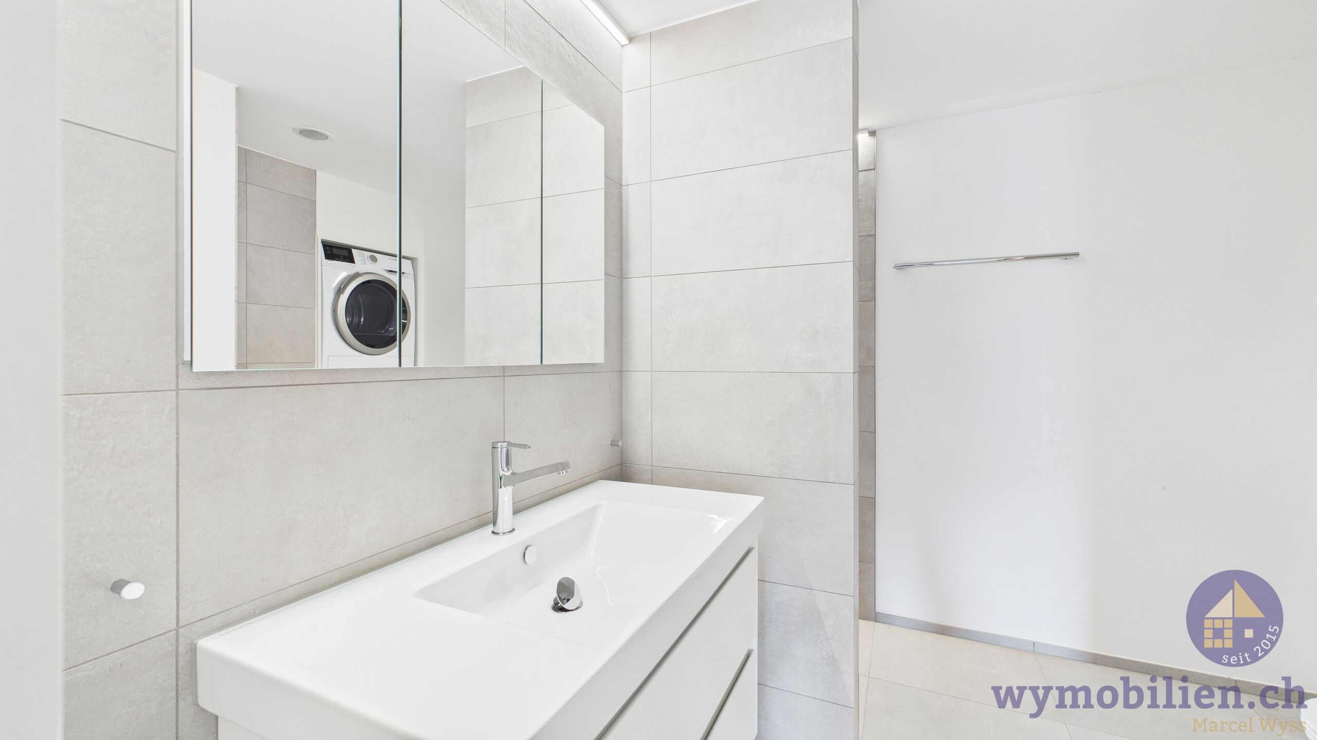 2. Bad mit Dusche, WM/Tumbler