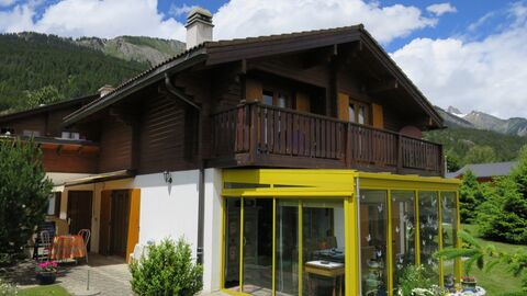 Chalet familial de 5.5 pces avec jardin d’hiver