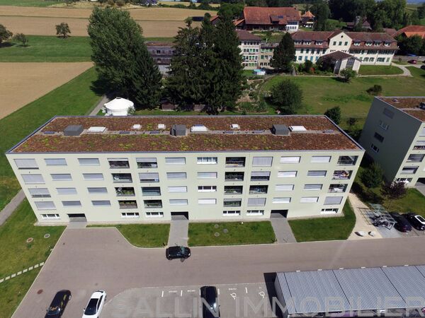 APPARTEMENT DE 4½ PIECES
SUR LES HAUTEURS DE FRIBOURG APPARTEMENT DE 4½ PIECES
SUR LES HAUTEURS DE FRIBOURG