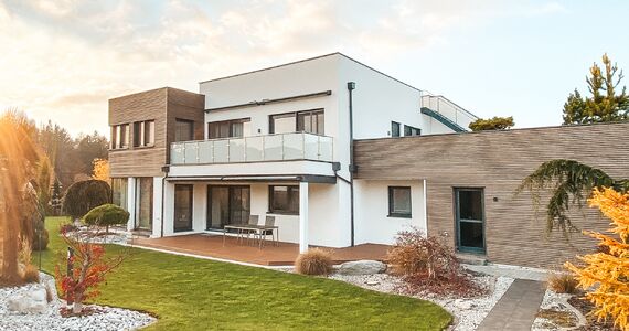 ARCHITEKTURJUWEL MIT ZEITLOSER ELEGANZ