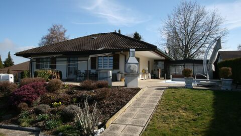 Freistehendes 6.5-Zi-Einfamilienhaus
Wohnen an der Sprachgrenze
