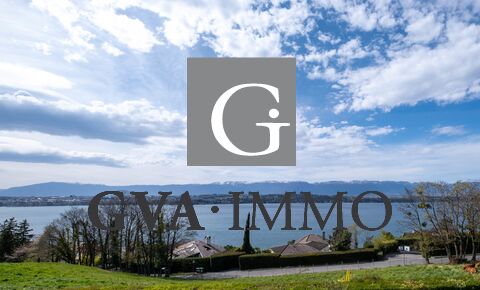 Superb building plot with panoramic view of the lake