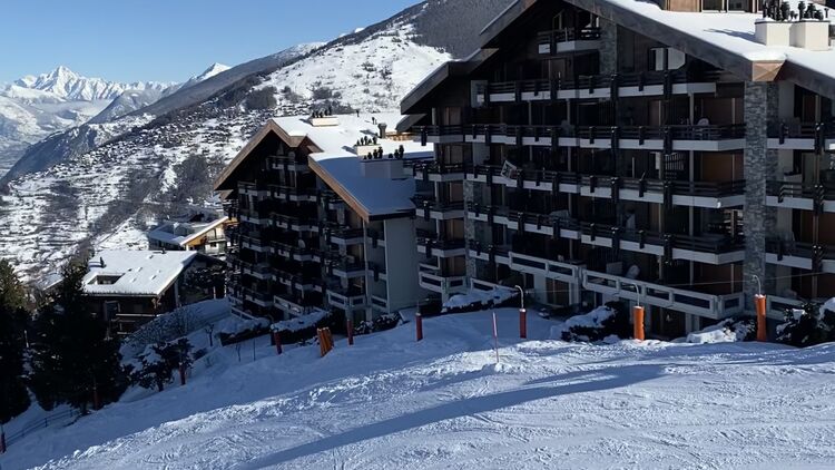 Au pied des pistes de Nendaz, beau 2.5 p. !
