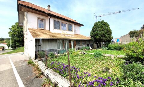 Rental house with two 3-room apartments