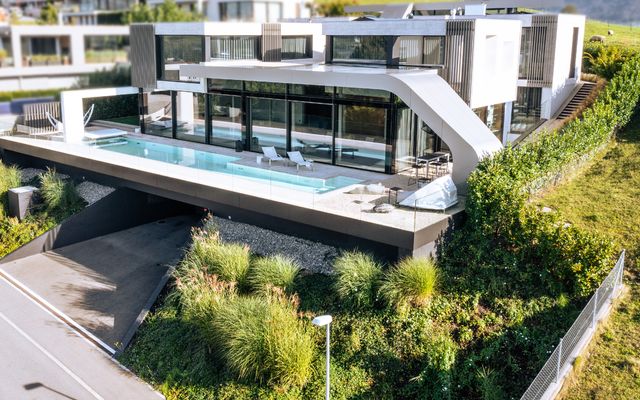 Exklusive Luxusvilla mit Blick auf den Zürichsee