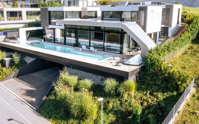 Exklusive Luxusvilla mit Blick auf den Zürichsee