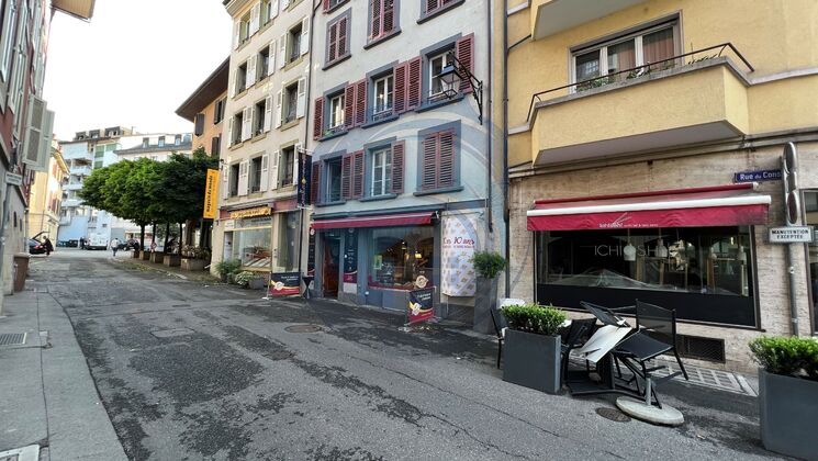 LOCAL COMMERCIAL AVEC VITRINE AU COEUR DE LA VIEILLE VILLE DE VEVEY