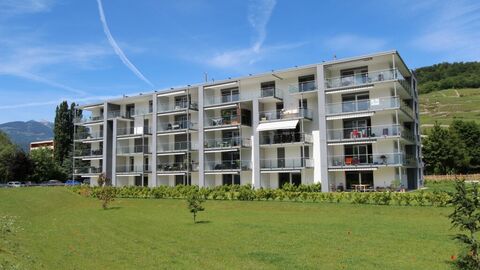 Appartement de 4.5 pièces au rez-de-chaussée avec terrasse et jardin