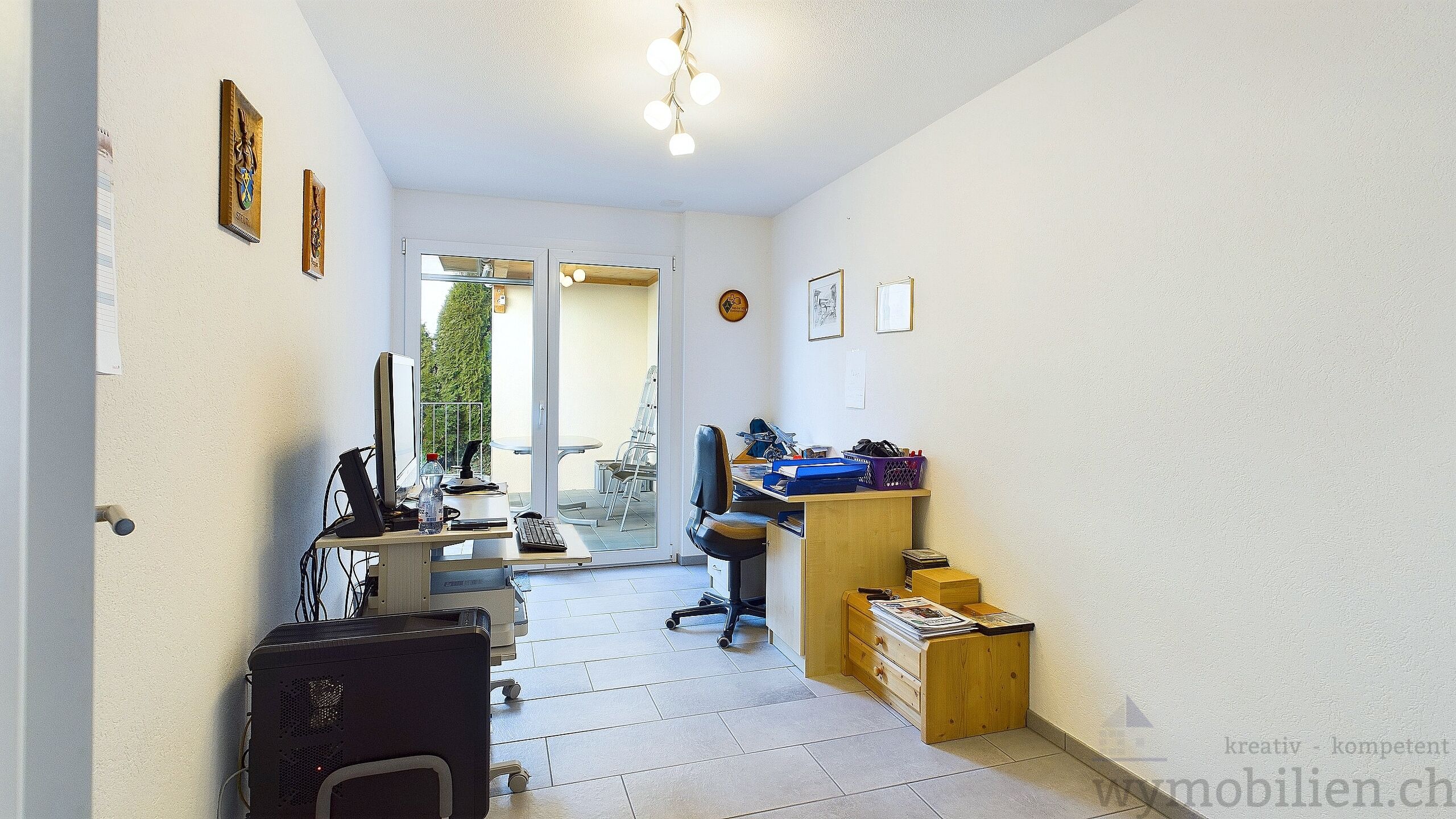 Zimmer/Büro OG mit Ausgang auf die Terrasse 