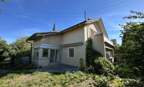 Detached house with garden and garage box in Aesch BL