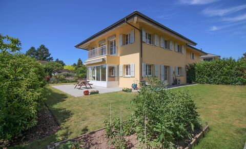 Exclusive listing:
Lovely recent 2007 family home, great neighbourhood