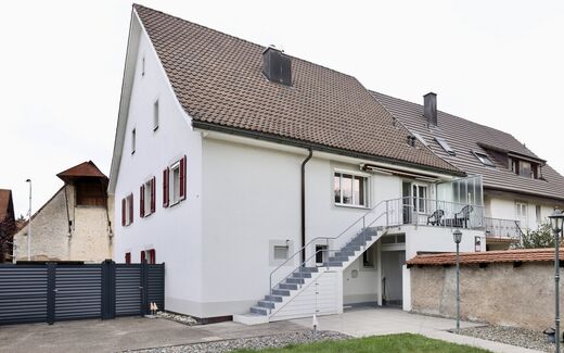 Large, completely renovated house with superb garden close to the A16