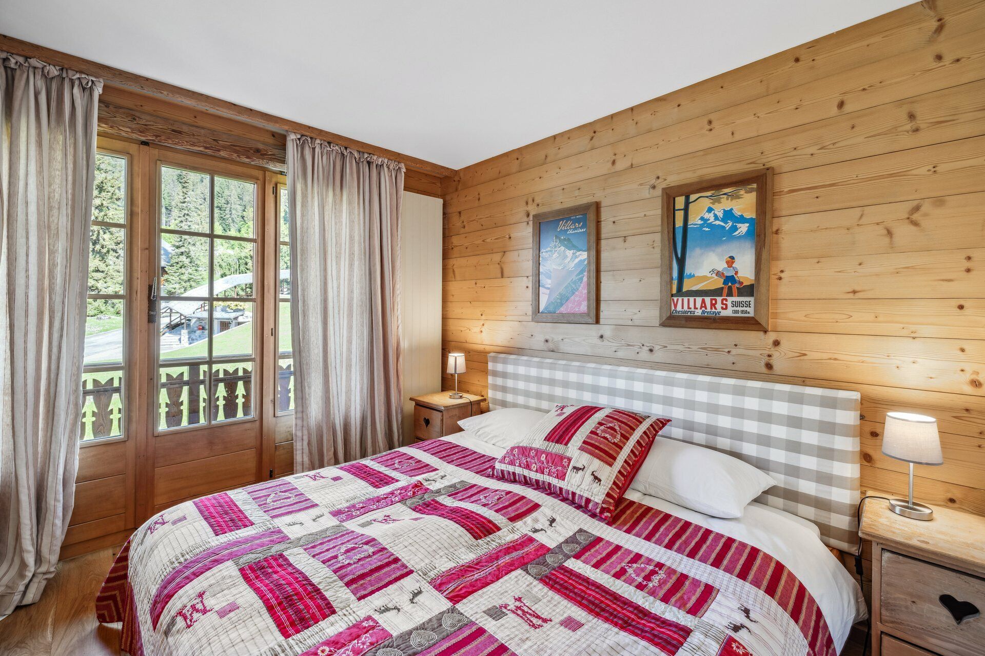Twin bedroom 2