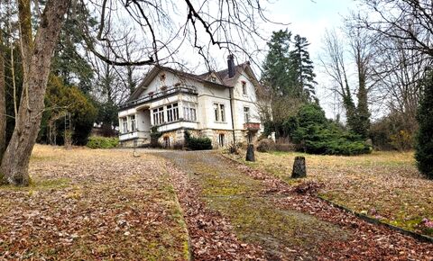 Maison de Maître on a plot of over 6,900 m2