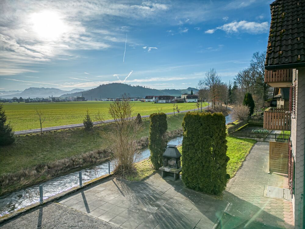 Wohnhaus mit Scheune an idyllischer Lage