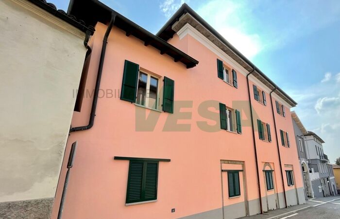 Lovely and recently renovated house with three 4.5-room apartments